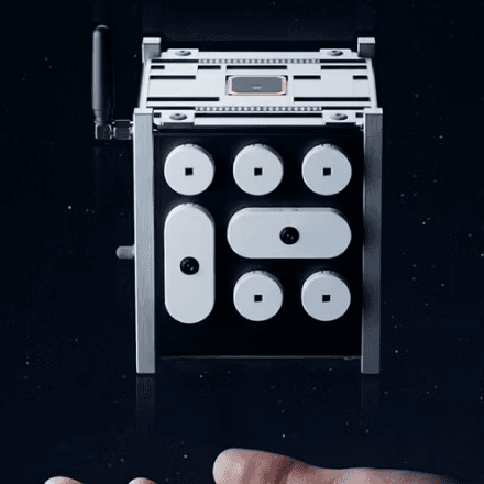 Manha satellite product shot